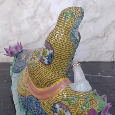 TƯỢNG PHẬT BÀ QUAN ÂM NẰM TRÊN LÁ SEN